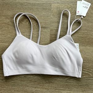 brand new lululemon like a cloud bra